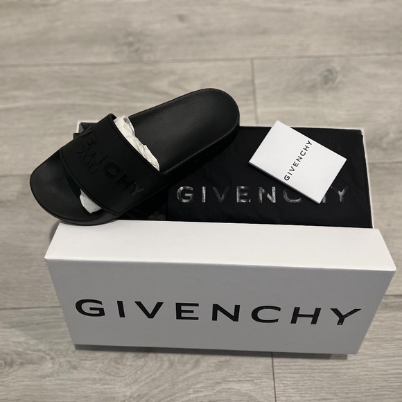 Givenchy slides - Picture 1 of 2